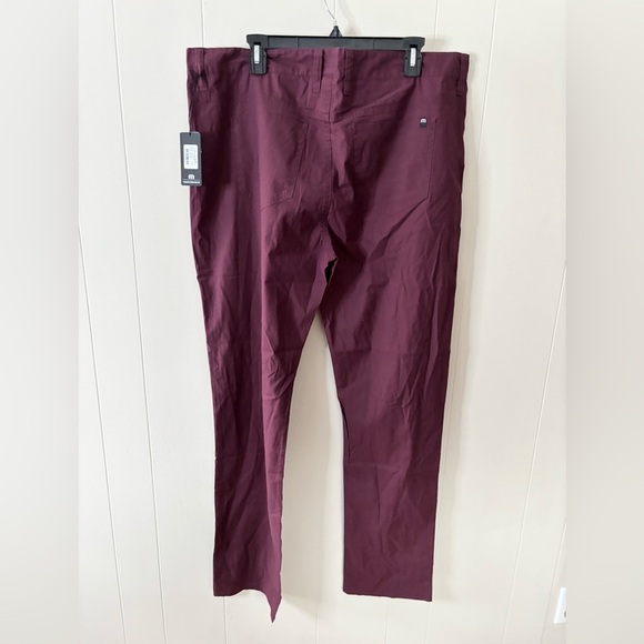 Travis Mathew maroon trifecta pants golf performance size 40x34 new - Picture 4 of 4